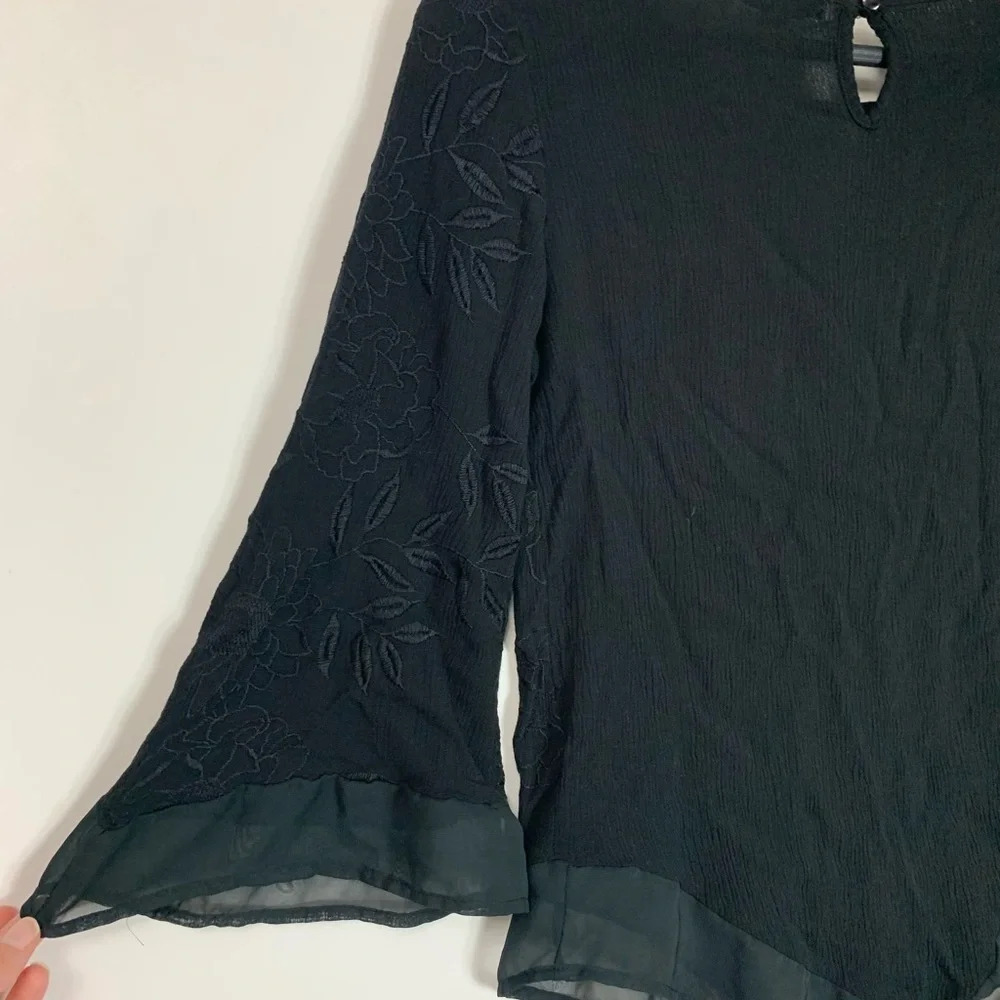 Womens Asymmetrical Hem Embroidered Blouse XS Witchycore Fairycore Whimsygoth - Picture 13 of 15